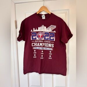 Philadelphia Phillies 2022 National League Champions maroon t-shirt size large
